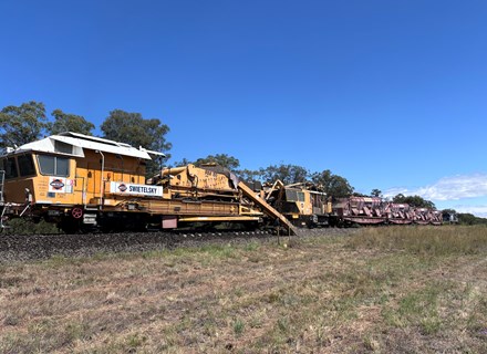 RM80 Ballast Cleaner Operating At Baan Baa 2 Nov24